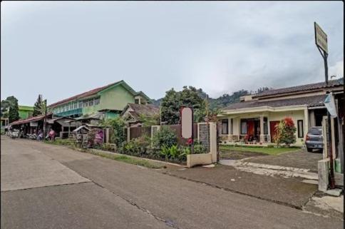 Adinda Homestay Lembang Luaran gambar