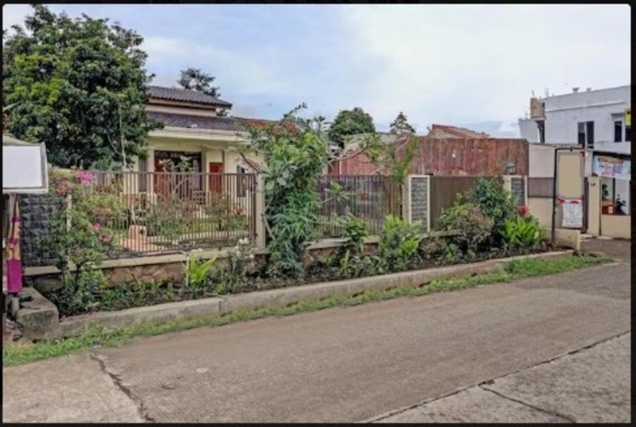 Adinda Homestay Lembang Luaran gambar